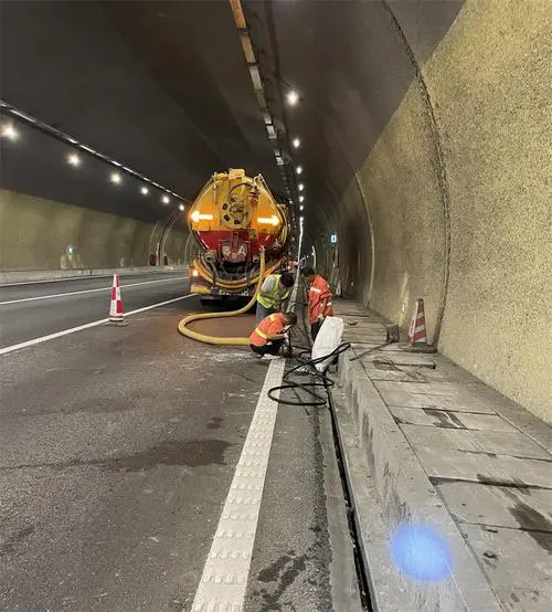 东莞隧道排水渠清淤